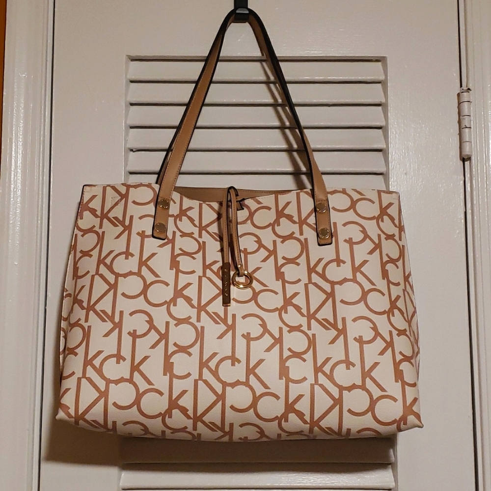 Calvin Klein Large Tote perfect for flights